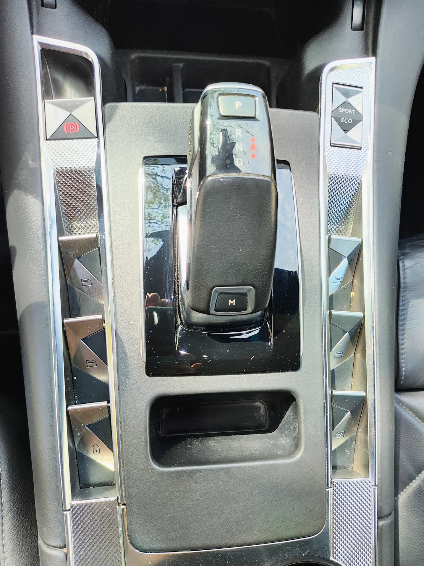 DS DS 7 Crossback Rivoli, снимка 8 - Автомобили и джипове - 54257041