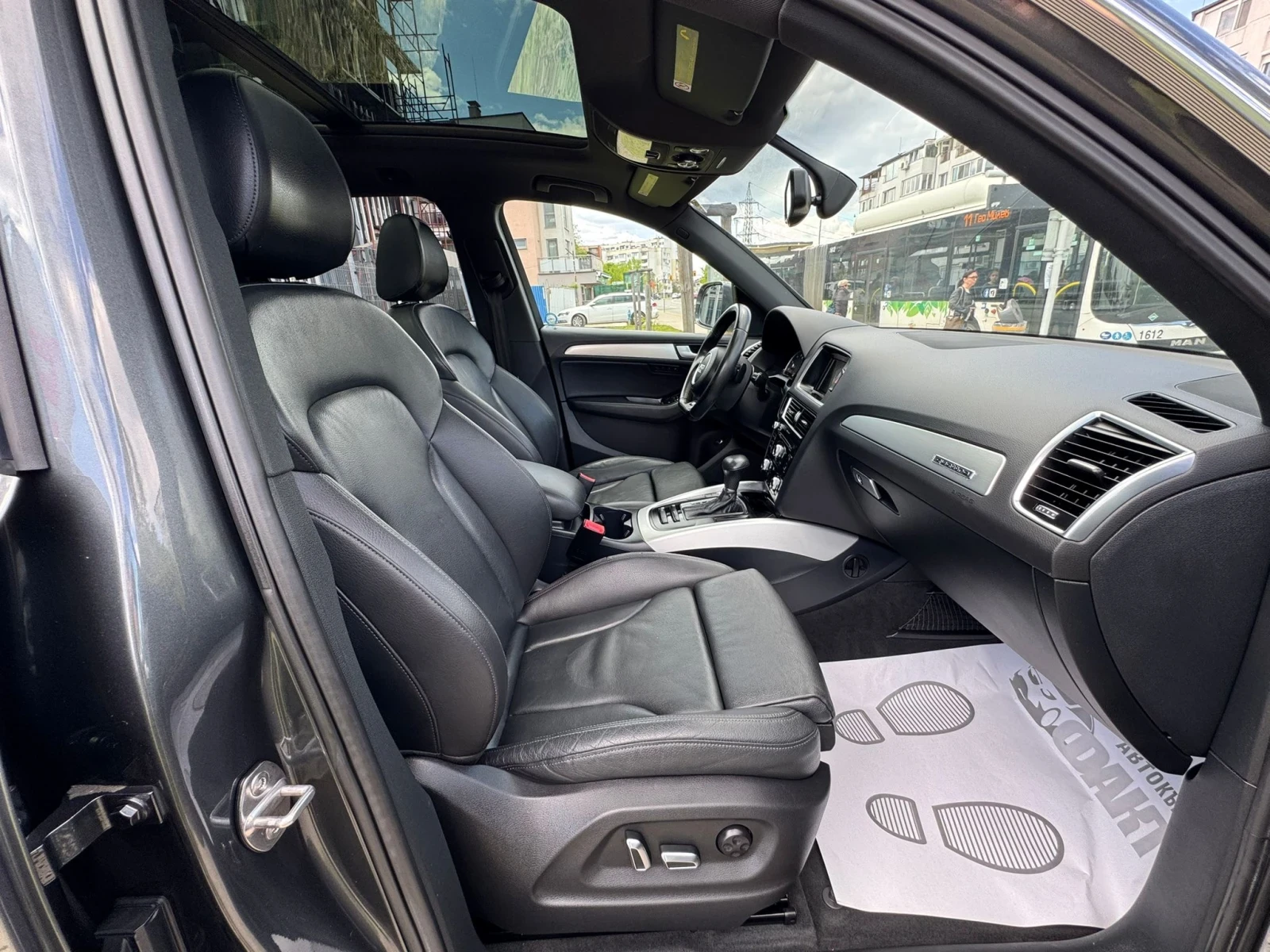 Audi Q5 3.0i/AVTOMAT/КОЖА, снимка 13 - Автомобили и джипове - 54428310