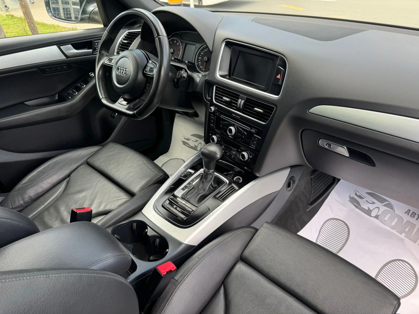 Audi Q5 3.0i/AVTOMAT/КОЖА, снимка 12 - Автомобили и джипове - 54428310