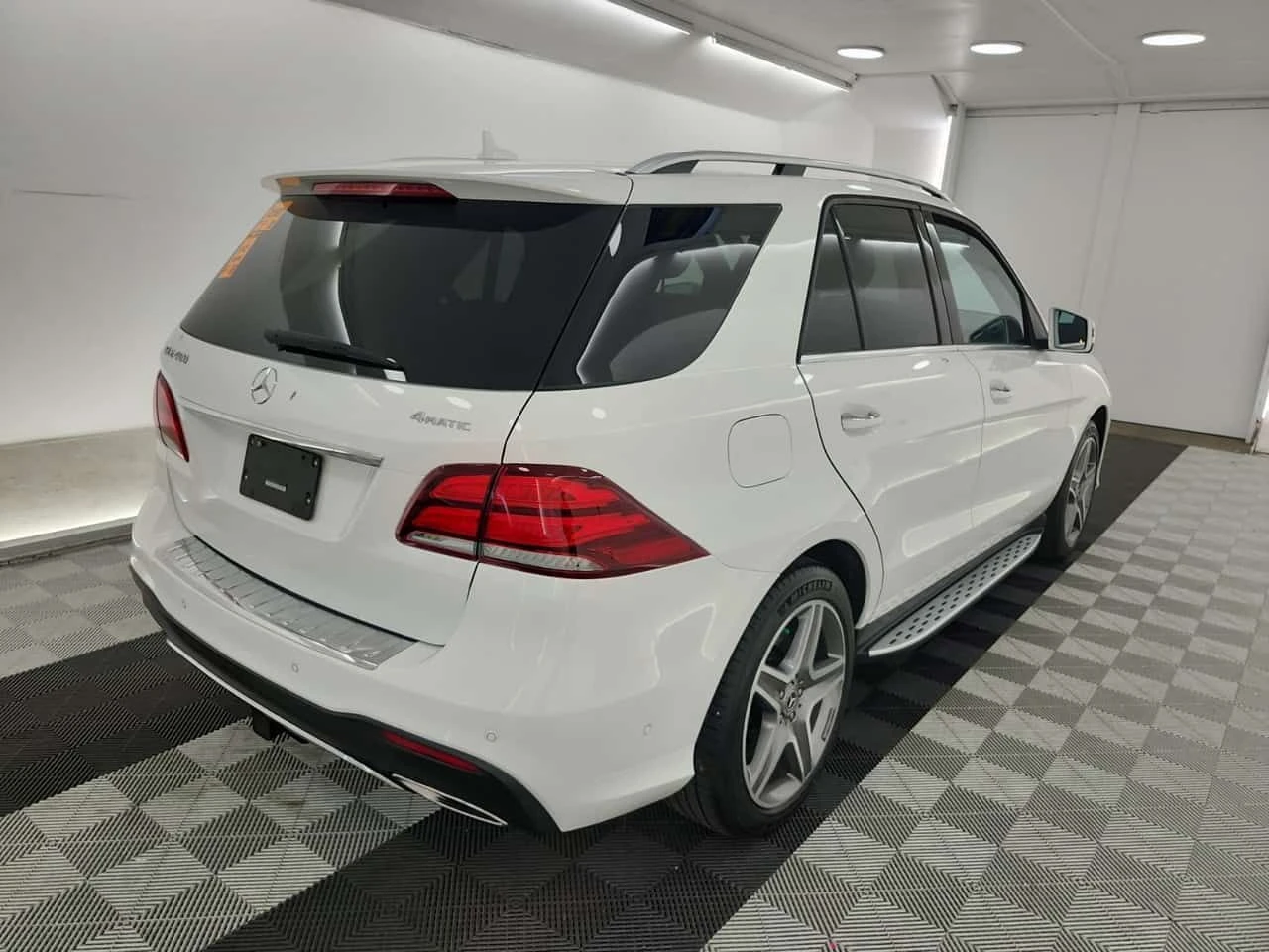 Mercedes-Benz GLE 400 AMG Line * Без инциденти * CARFAX * , снимка 3 - Автомобили и джипове - 54540625