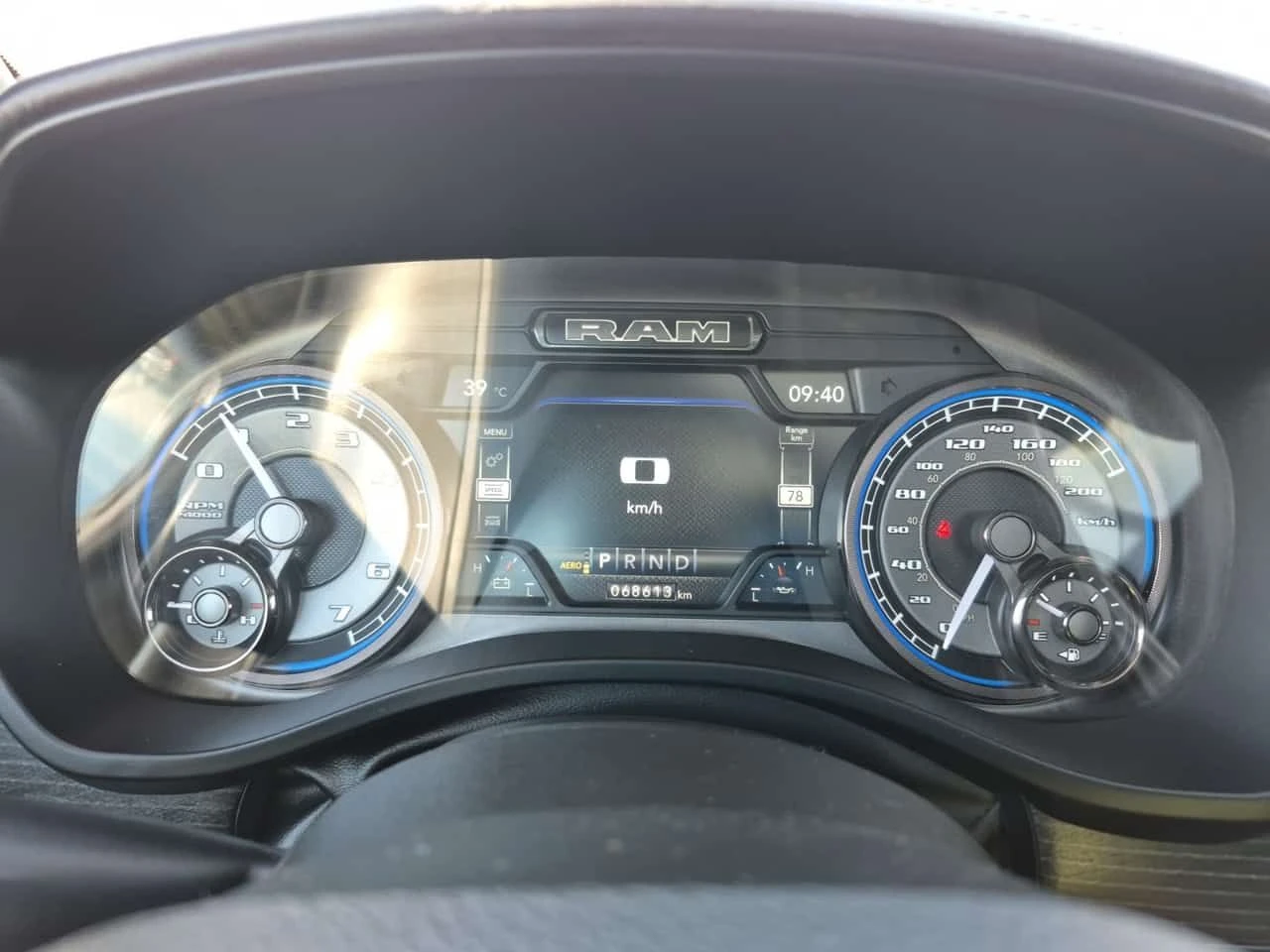 Dodge RAM 1500  Limited / ОБДУХВАНЕ / ВЪЗДУХ , снимка 8 - Автомобили и джипове - 54666761