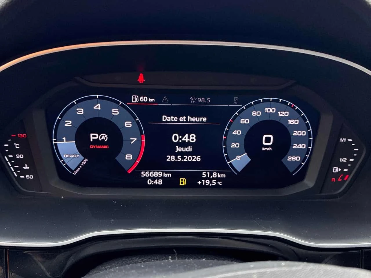 Audi Q3 * Komfort * CARFAX * БЕЗ ПЪРВОНАЧАЛНА ВНОСКА, снимка 8 - Автомобили и джипове - 54761033