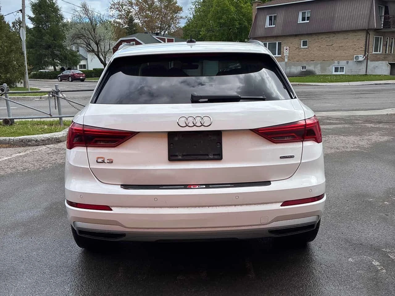 Audi Q3 * Komfort * CARFAX * БЕЗ ПЪРВОНАЧАЛНА ВНОСКА, снимка 4 - Автомобили и джипове - 54761033