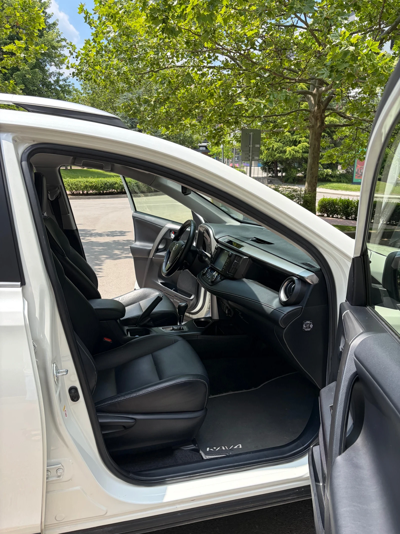 Toyota Rav4, снимка 6 - Автомобили и джипове - 55093020