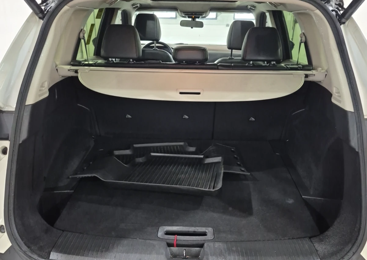 Nissan Rogue AWD* MIDNIGHT EDITION* Пано* Кожа* Keyless, снимка 10 - Автомобили и джипове - 55235646