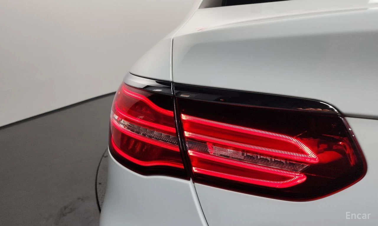 Mercedes-Benz GLC 300 * ФИКСИРАНА ЦЕНА ДО БЪЛГАРИЯ * АВТОКРЕДИТ, снимка 9 - Автомобили и джипове - 55398565