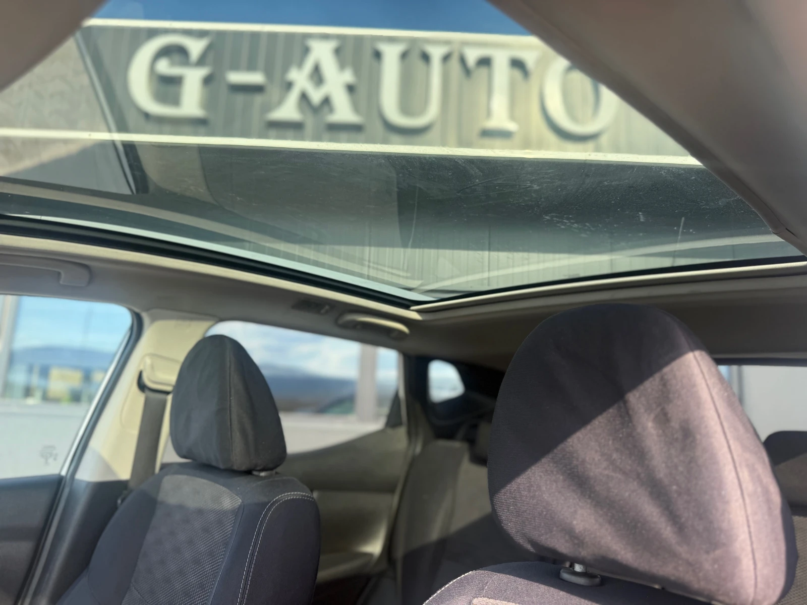 Nissan Qashqai 1.5 dci Бяла перла Собствен лизинг !!!, снимка 13 - Автомобили и джипове - 55839302