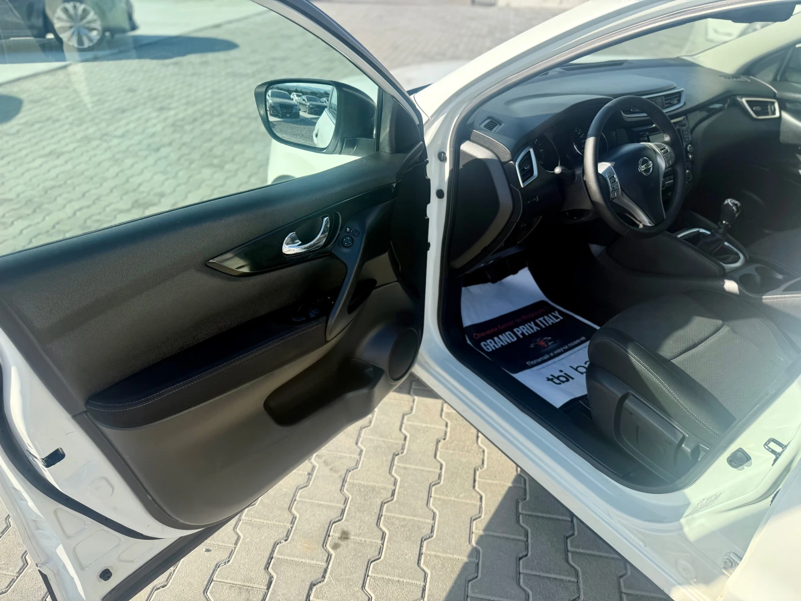 Nissan Qashqai 1.5 dci Бяла перла Собствен лизинг !!!, снимка 10 - Автомобили и джипове - 55839302