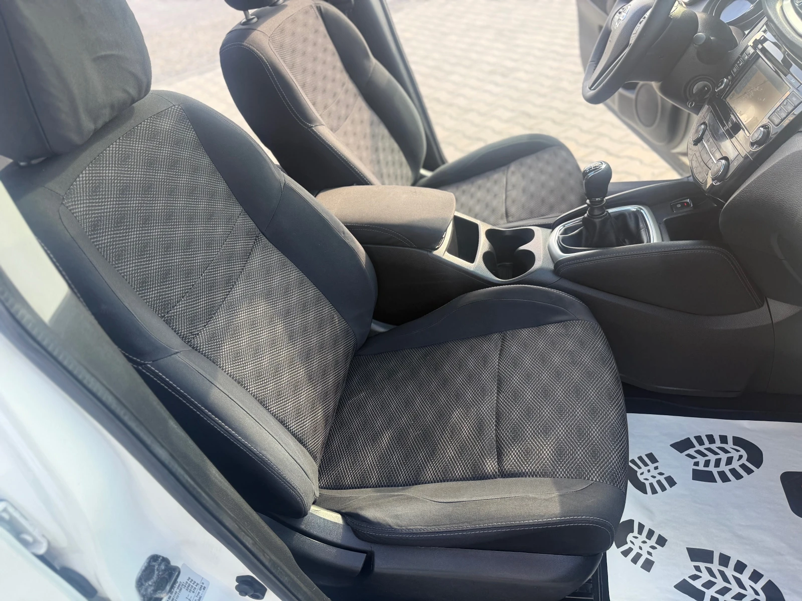 Nissan Qashqai 1.5 dci Бяла перла Собствен лизинг !!!, снимка 15 - Автомобили и джипове - 55839302