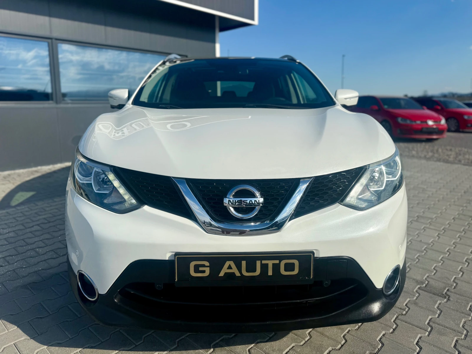 Nissan Qashqai 1.5 dci Бяла перла Собствен лизинг !!!, снимка 2 - Автомобили и джипове - 55839302