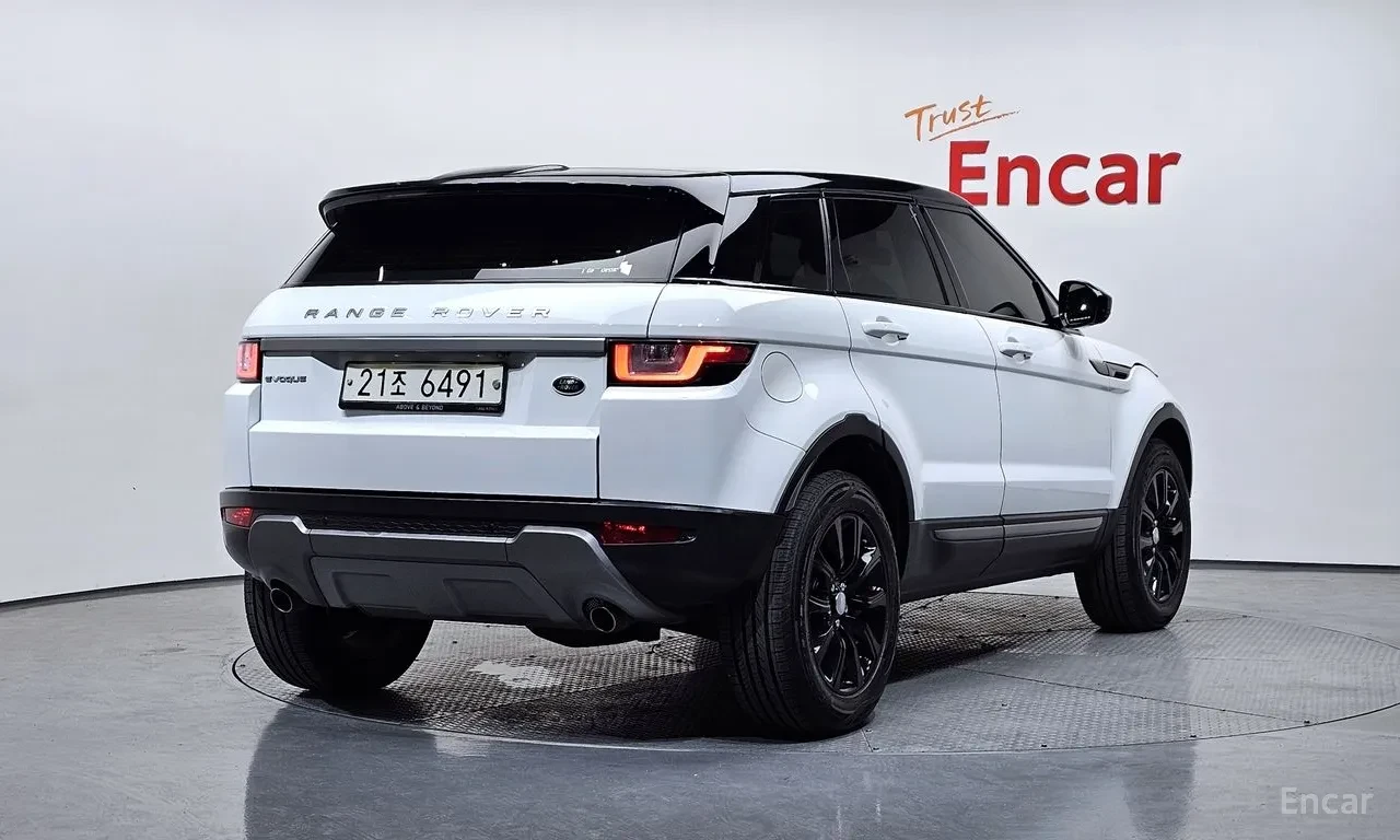 Land Rover Evoque 4x4* подгрев* кожа* панорама* крайна цена , снимка 3 - Автомобили и джипове - 55847661