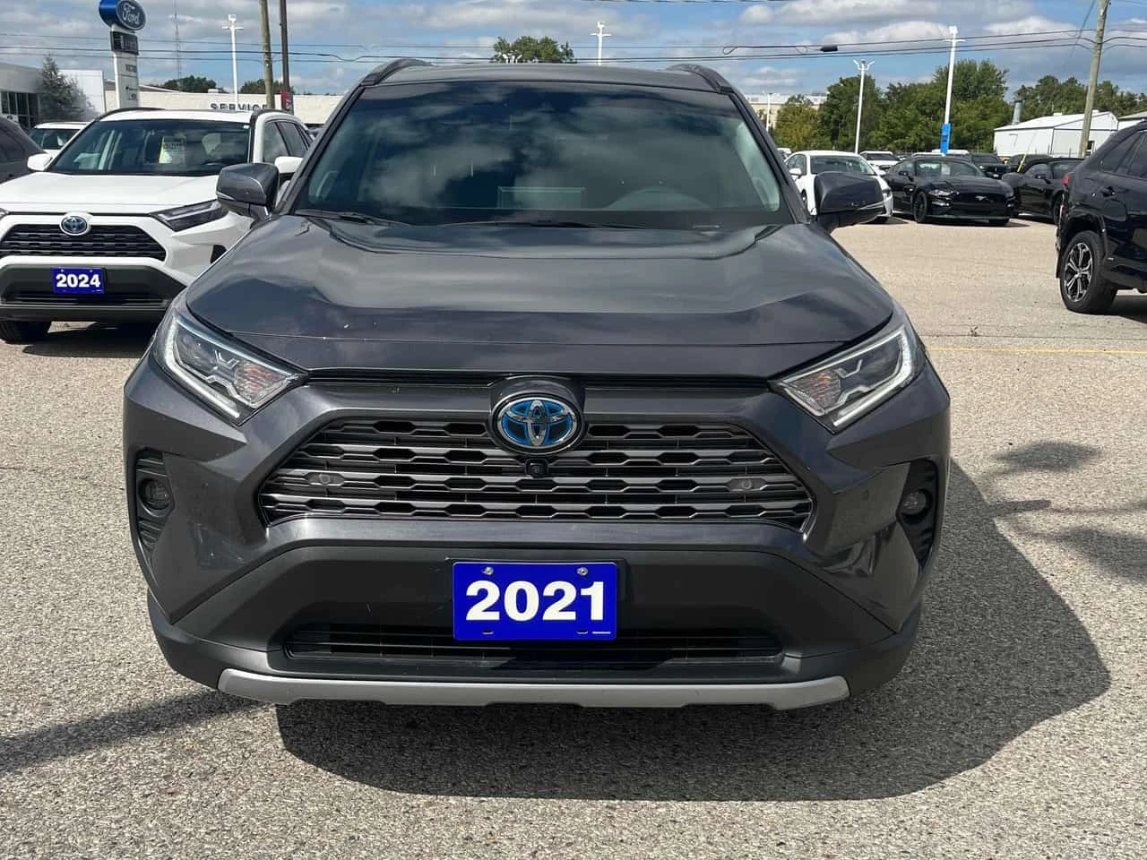 Toyota Rav4 * Hybrid Limited * АВТОКРЕДИТ БЕЗ ПЪРВОНАЧАЛНА , снимка 2 - Автомобили и джипове - 56222649