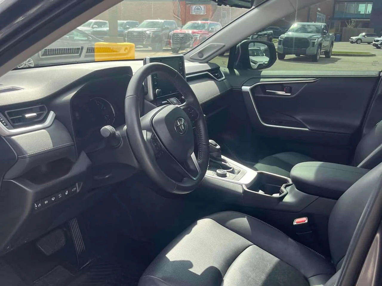 Toyota Rav4 * Hybrid Limited * АВТОКРЕДИТ БЕЗ ПЪРВОНАЧАЛНА , снимка 7 - Автомобили и джипове - 56222649