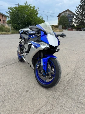 Yamaha YZF-R1 