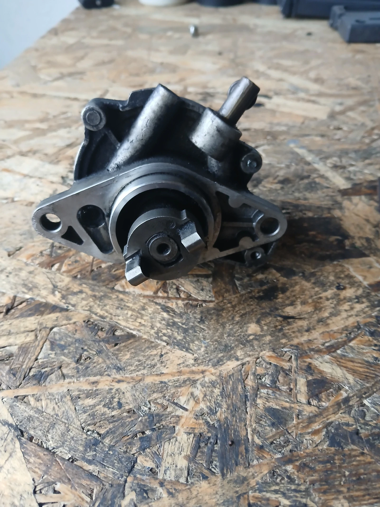 73501167 вакум помпа Opel Corsa D, снимка 3 - Части - 56707773