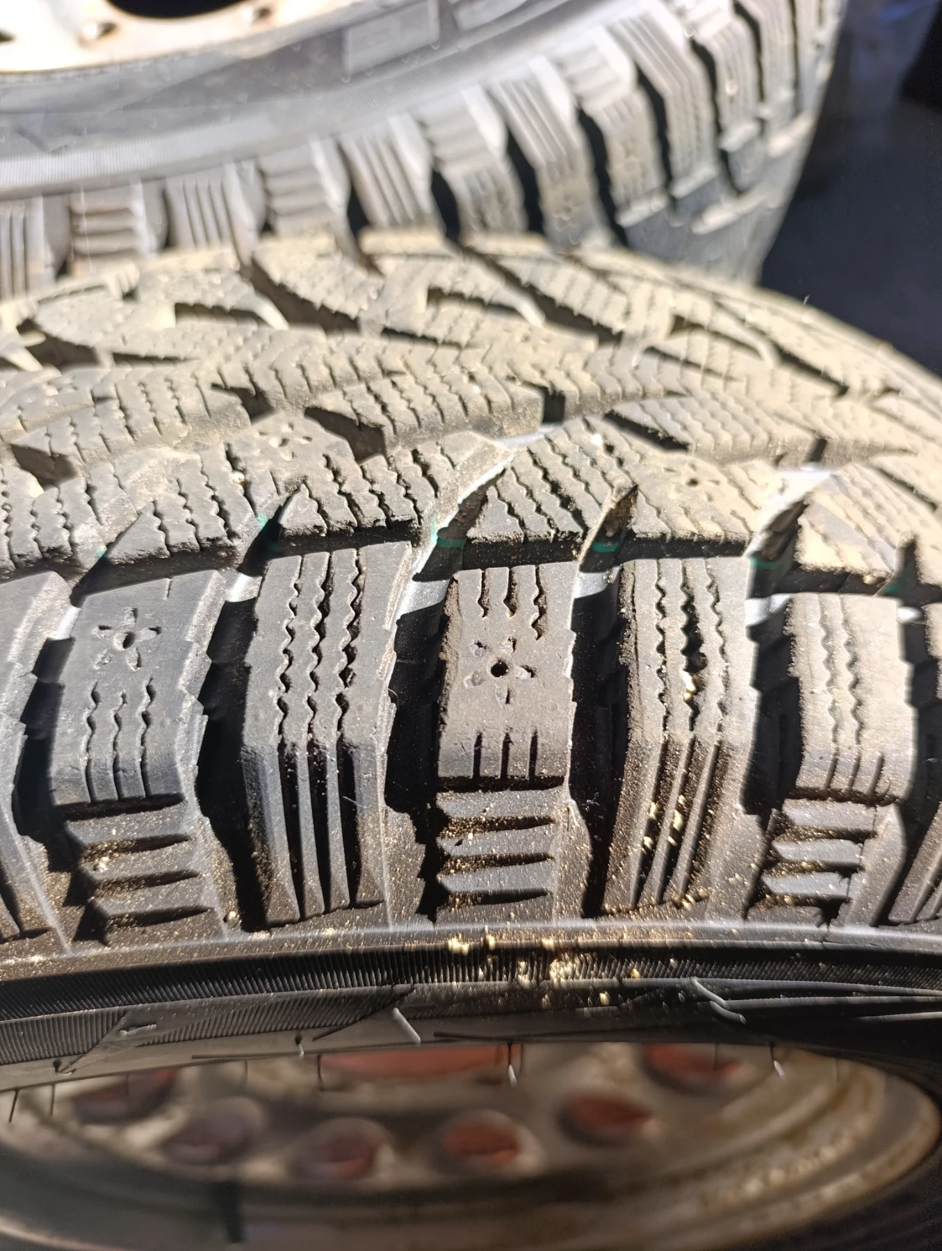    215/70R15  Suzuki Vitara | Mobile.bg   3