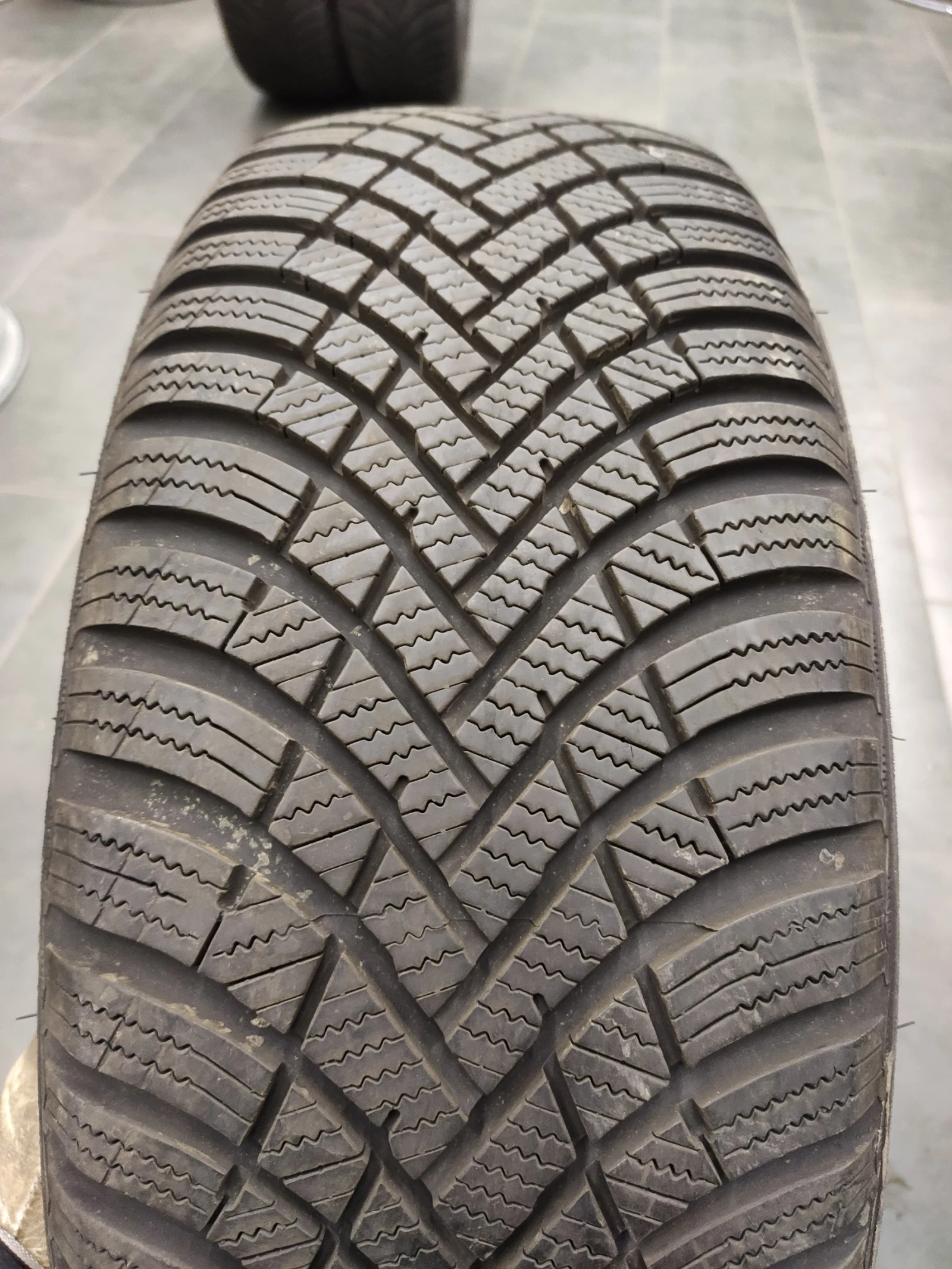 Гуми Зимни 205/55R16, снимка 2 - Гуми и джанти - 54806267