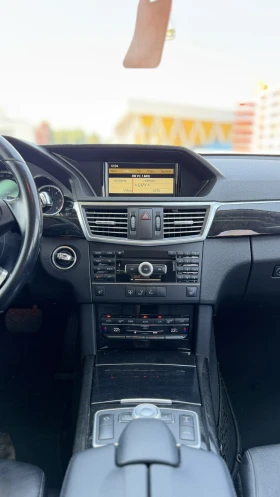 Mercedes-Benz E 300 KEYLESS PANORAMA ПАМЕТ ПОДГРЕВ - 8999 € / 17600.51 лв. - 52311831 15