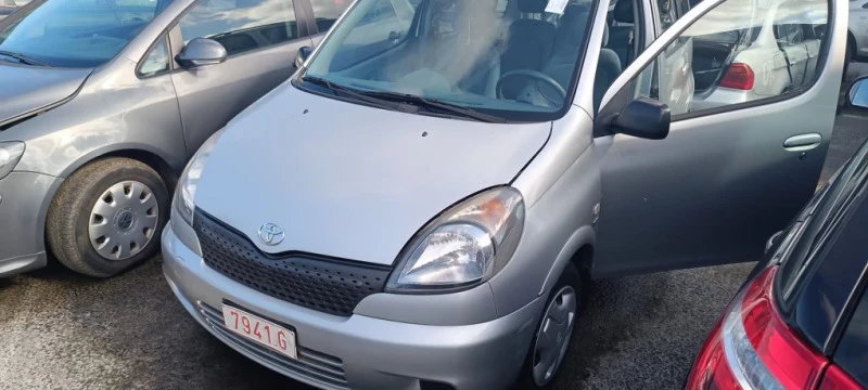 Toyota Yaris verso 1.3i / 1.4 D4D, снимка 5 - Автомобили и джипове - 18550885