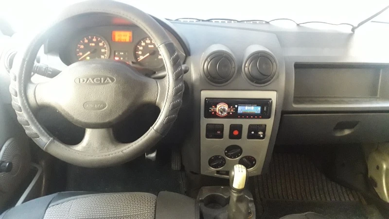 Dacia Logan 1.4I, снимка 3 - Автомобили и джипове - 48007445