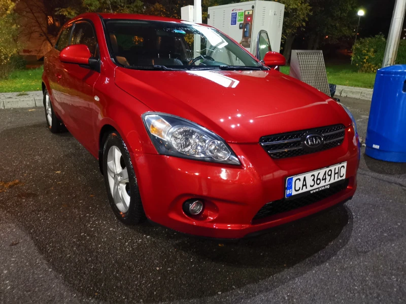 Kia Ceed, снимка 6 - Автомобили и джипове - 47423806