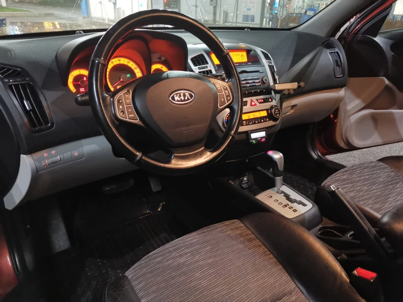 Kia Ceed, снимка 5 - Автомобили и джипове - 47423806