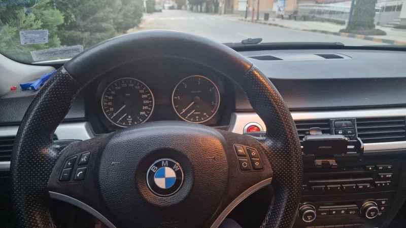 BMW 330, снимка 7 - Автомобили и джипове - 48131841