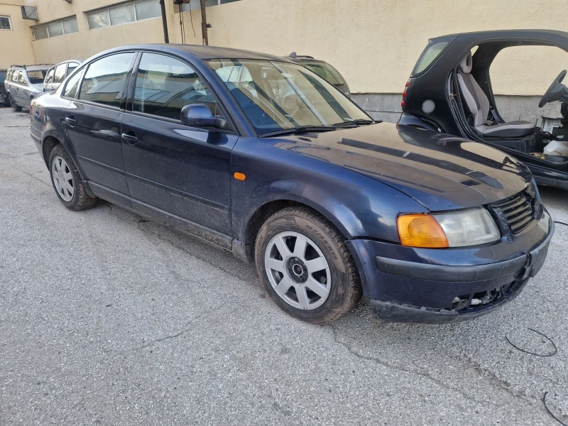 VW Passat 1.8Turbo , снимка 3 - Автомобили и джипове - 48446573