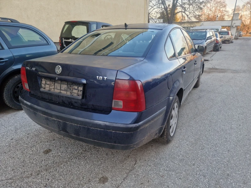 VW Passat 1.8Turbo , снимка 5 - Автомобили и джипове - 48446573