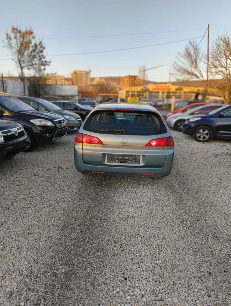 Honda Accord 2.2CDTI, снимка 4 - Автомобили и джипове - 48718292