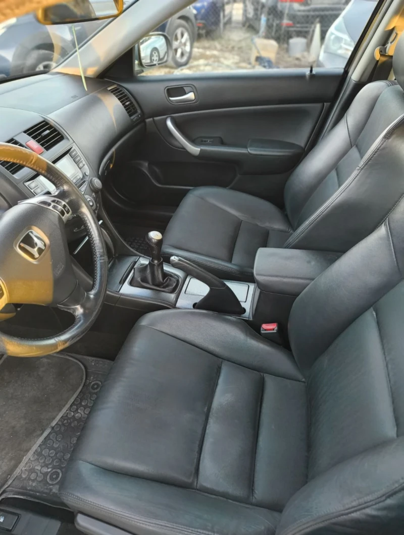 Honda Accord 2.2CDTI, снимка 7 - Автомобили и джипове - 48718292