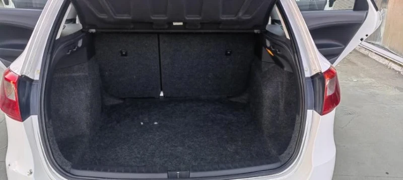 Seat Ibiza, снимка 8 - Автомобили и джипове - 51567761