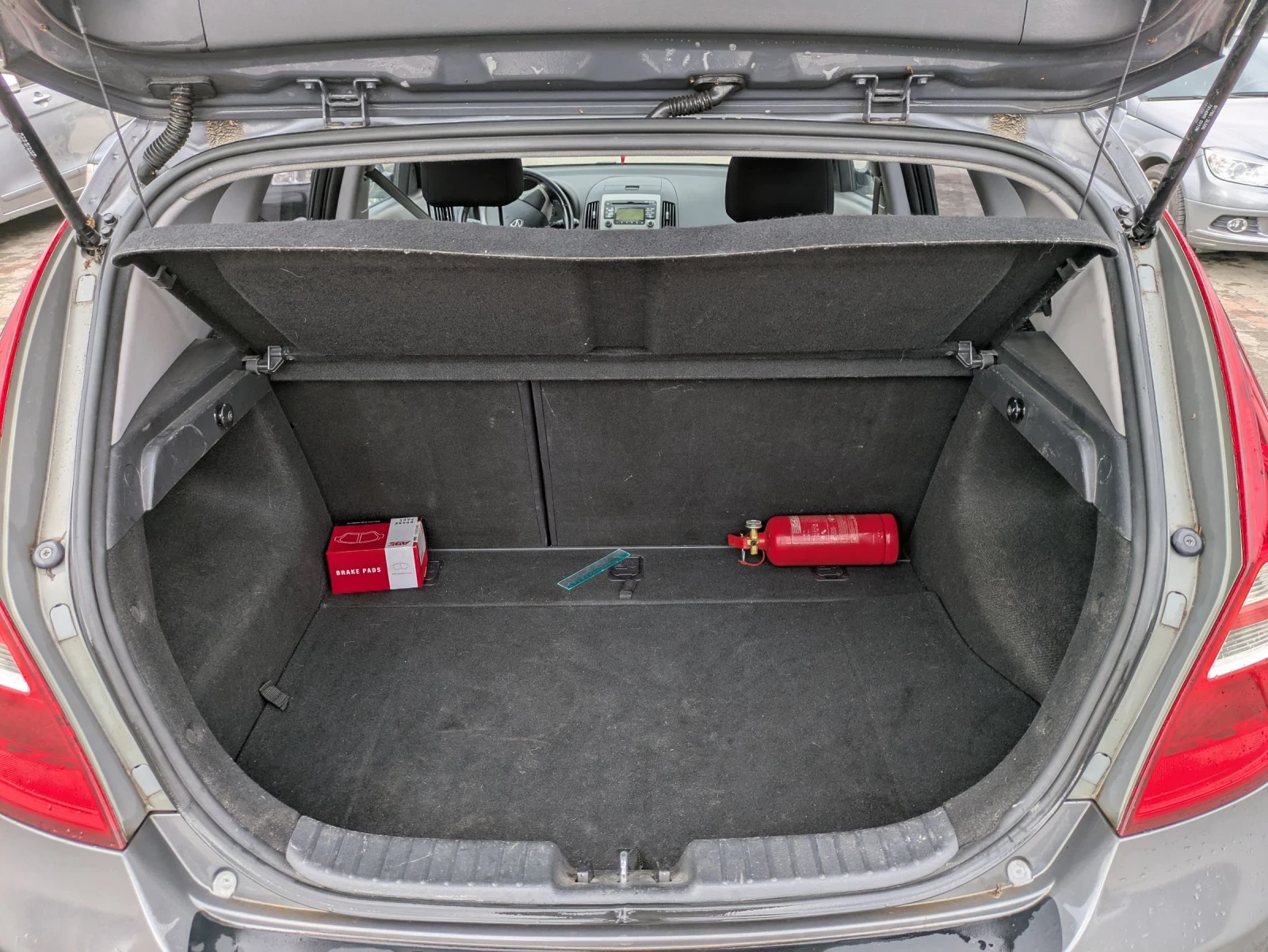 Hyundai I30 1.6 crdi, снимка 7 - Автомобили и джипове - 54125744