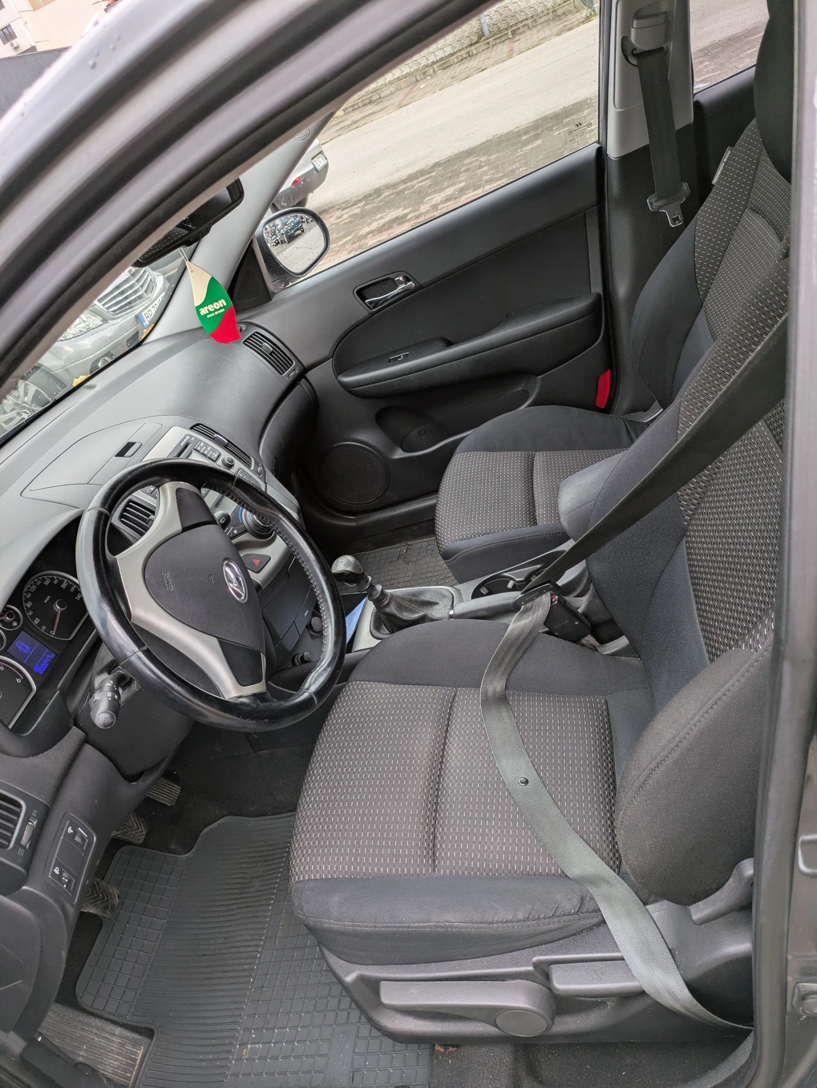 Hyundai I30 1.6 crdi, снимка 6 - Автомобили и джипове - 54125744