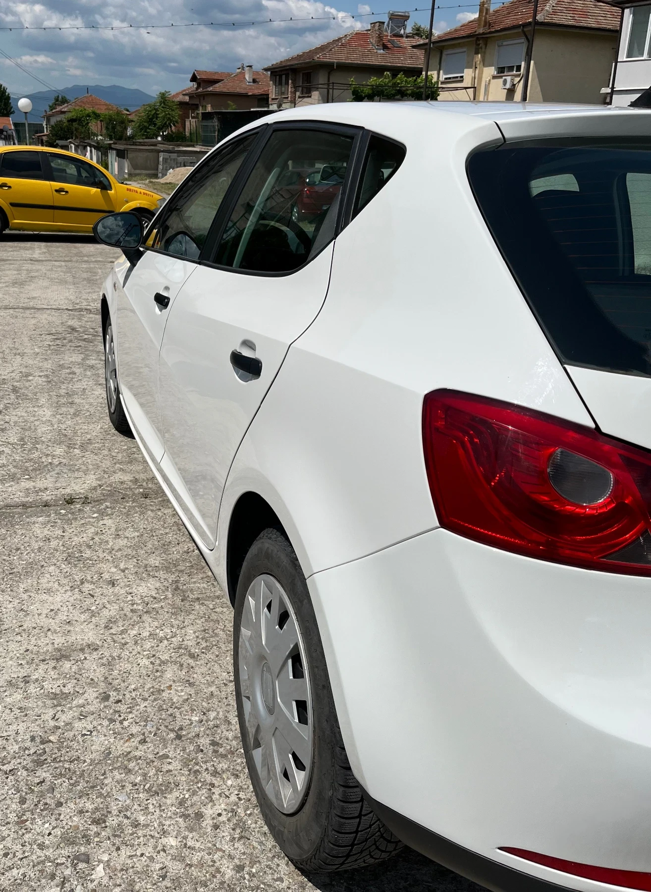 Seat Ibiza, снимка 4 - Автомобили и джипове - 54039112