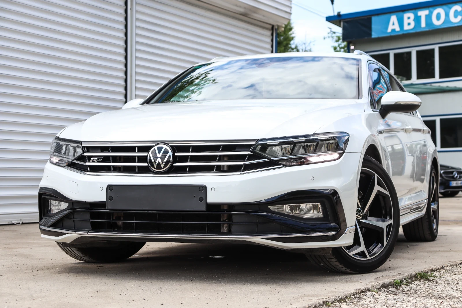 VW Passat R-Line Digital FullLed, снимка 14 - Автомобили и джипове - 54683351