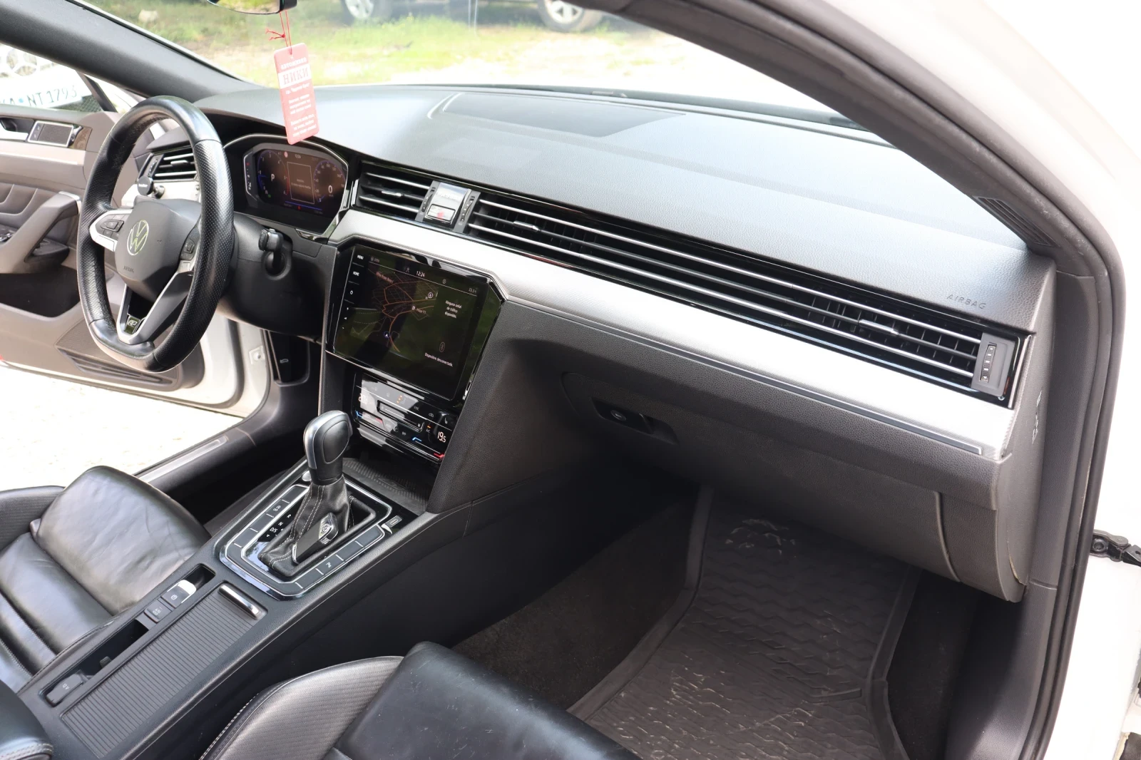 VW Passat R-Line Digital FullLed, снимка 8 - Автомобили и джипове - 54683351