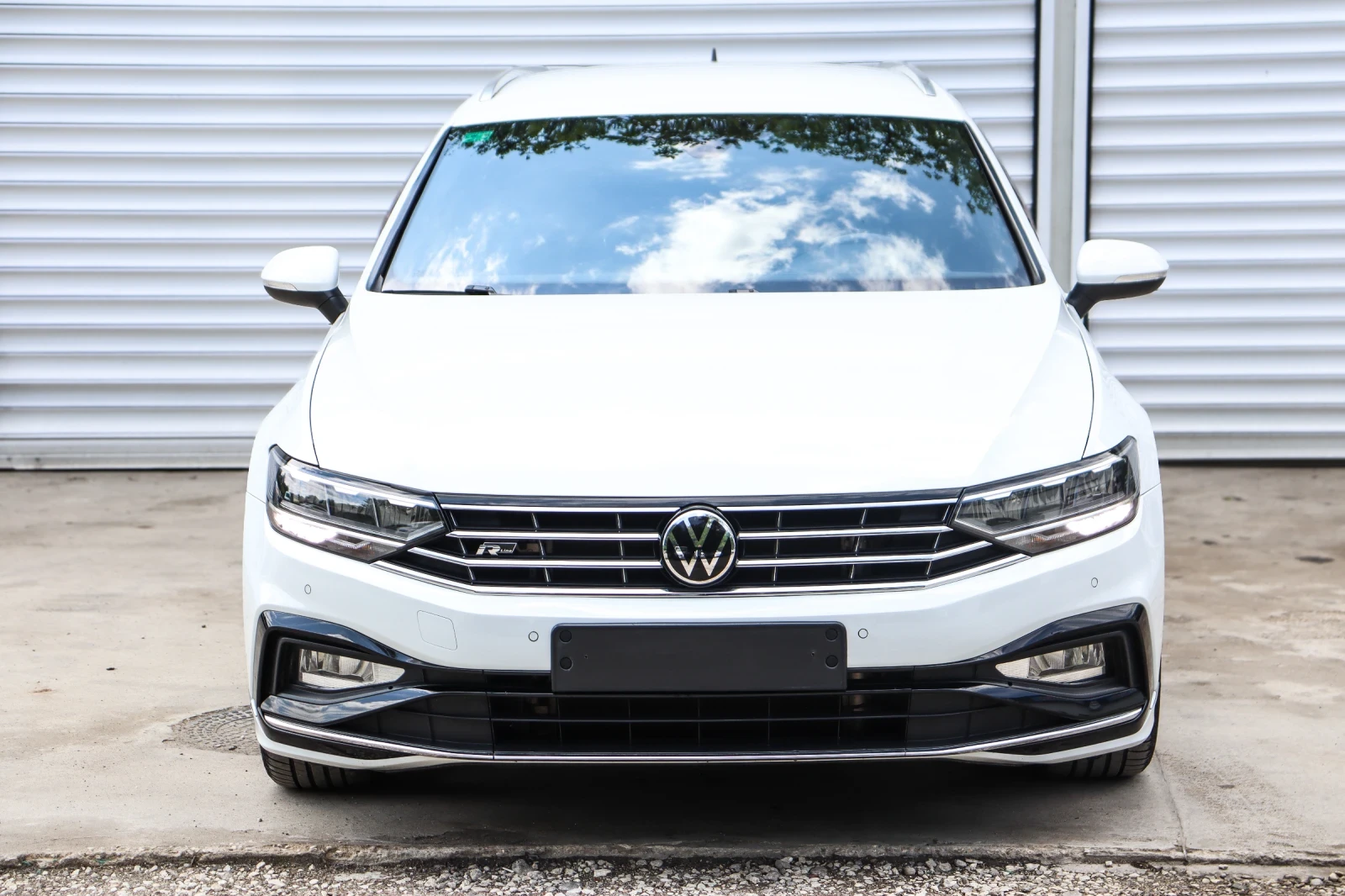 VW Passat R-Line Digital FullLed, снимка 3 - Автомобили и джипове - 54683351