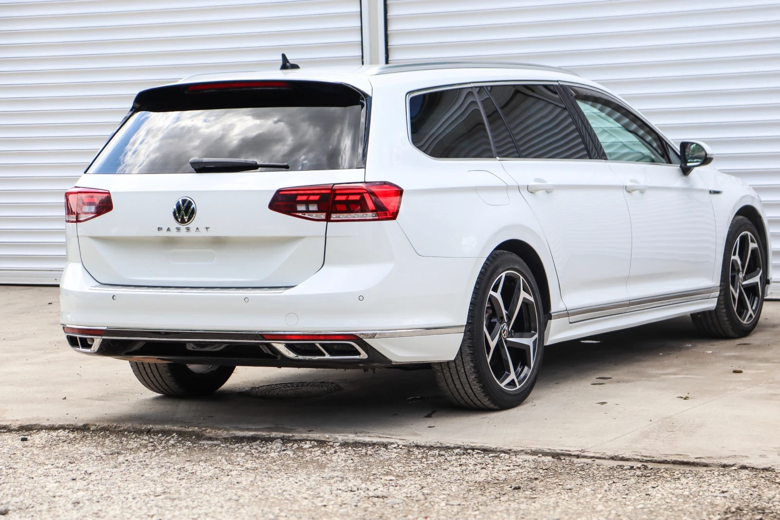 VW Passat R-Line Digital FullLed, снимка 5 - Автомобили и джипове - 54683351