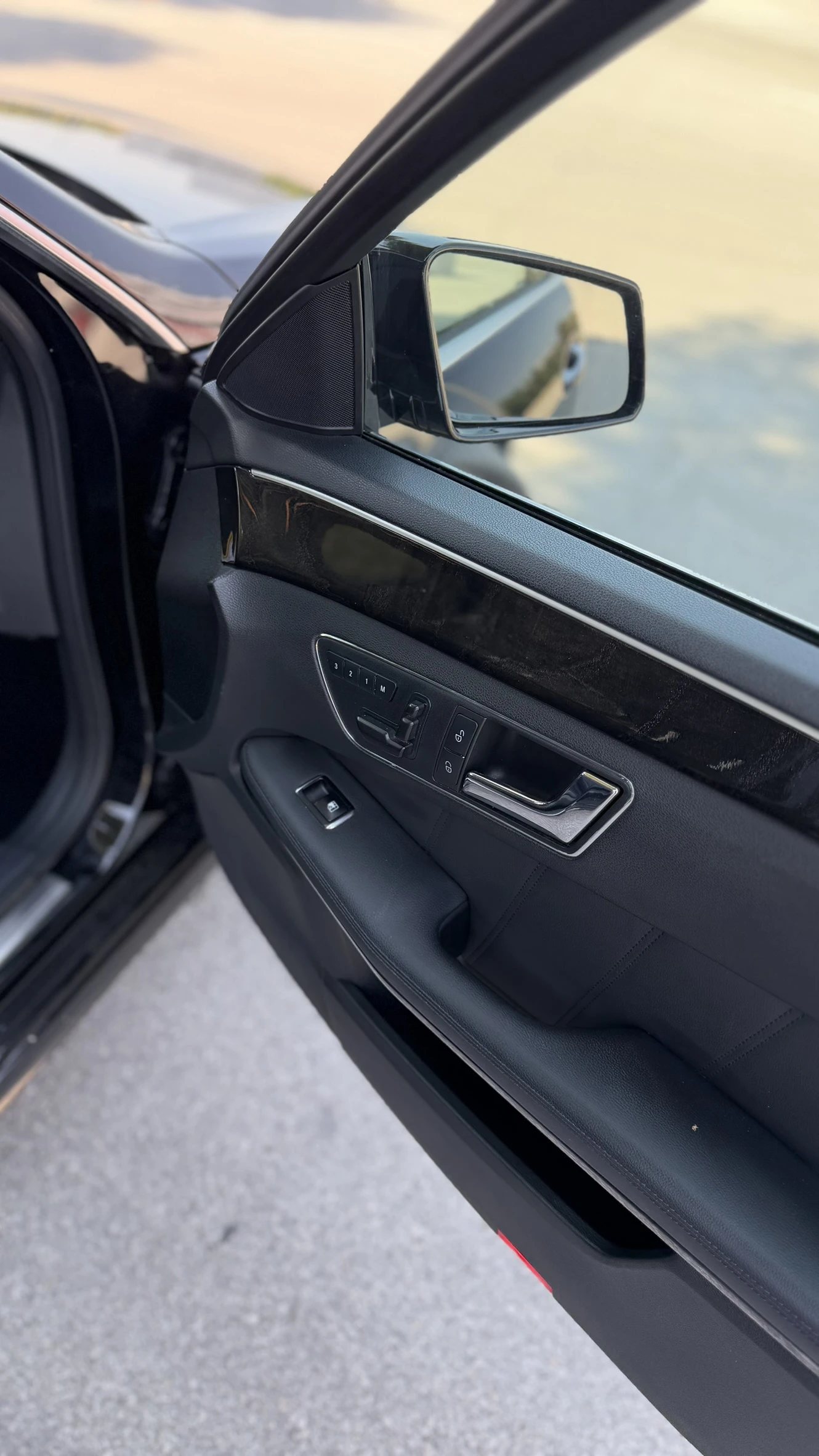 Mercedes-Benz E 300 KEYLESS PANORAMA ПАМЕТ ПОДГРЕВ, снимка 12 - Автомобили и джипове - 54734772
