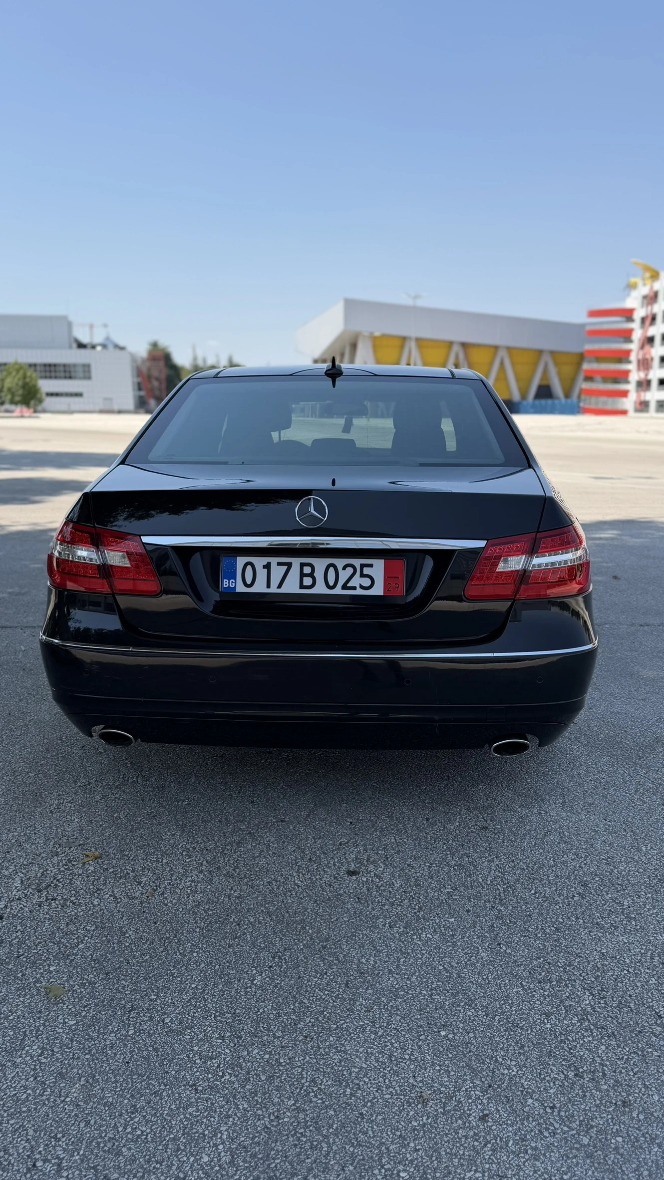 Mercedes-Benz E 300 KEYLESS PANORAMA ПАМЕТ ПОДГРЕВ, снимка 6 - Автомобили и джипове - 54734772