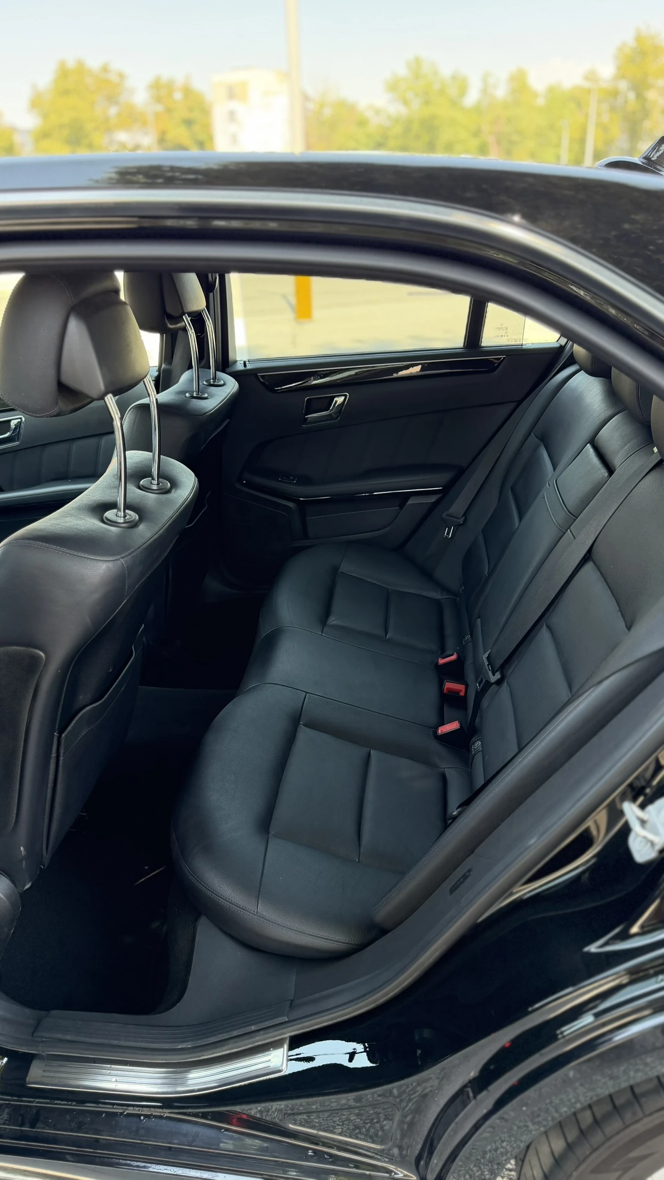 Mercedes-Benz E 300 KEYLESS PANORAMA ПАМЕТ ПОДГРЕВ, снимка 11 - Автомобили и джипове - 54734772