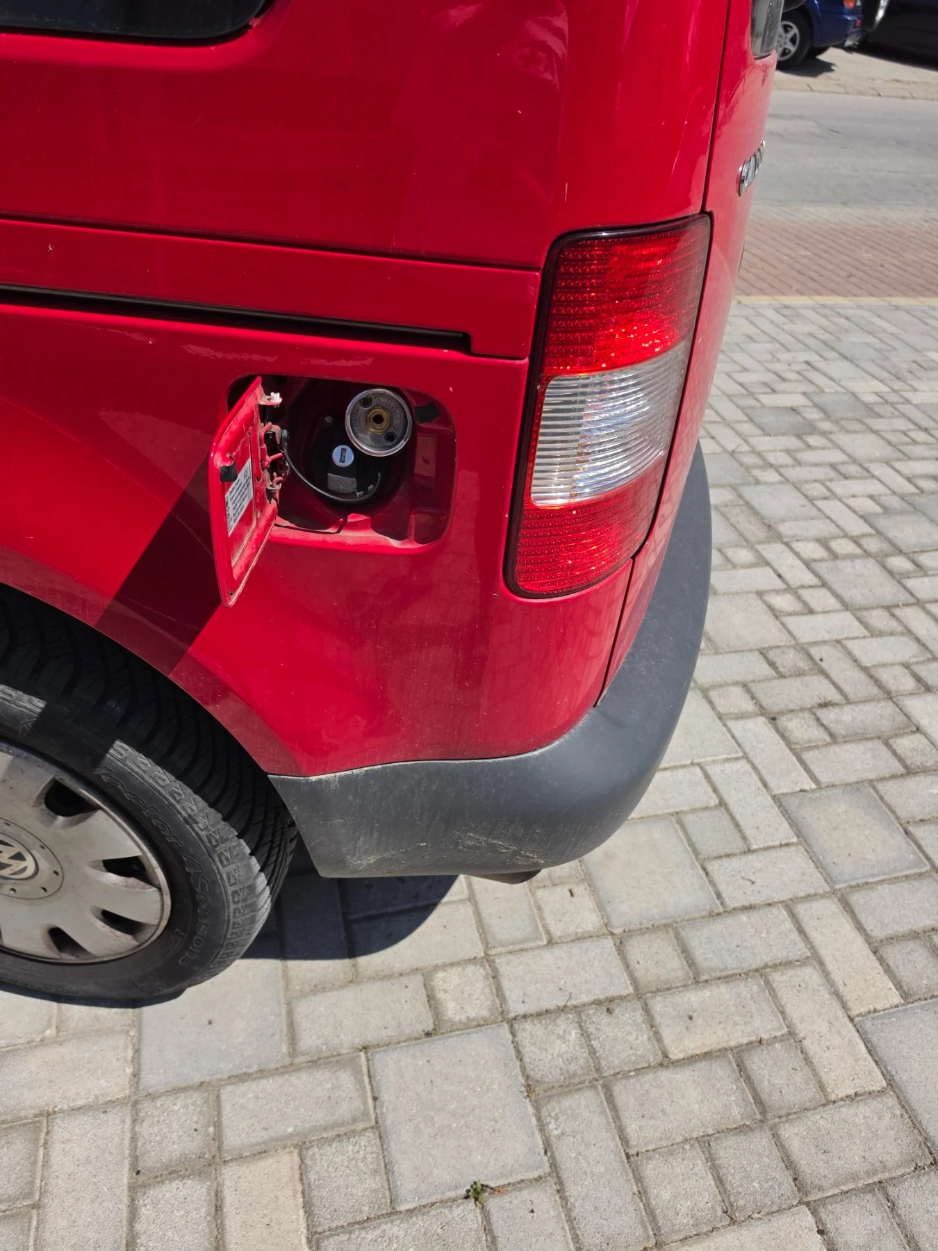 VW Caddy, снимка 8 - Автомобили и джипове - 54764386
