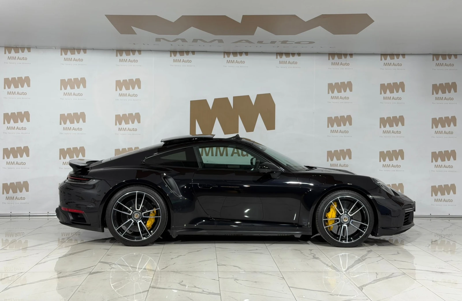 Porsche 911 Turbo S* Burmester* Lift* Ventilation* Carbon* Chr, снимка 2 - Автомобили и джипове - 54978820