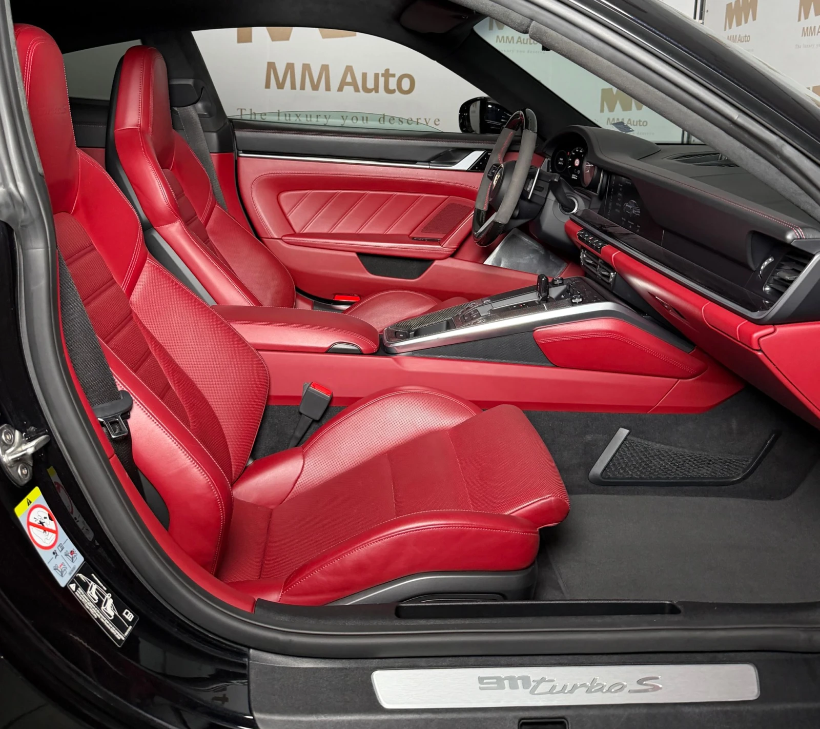 Porsche 911 Turbo S* Burmester* Lift* Ventilation* Carbon* Chr, снимка 11 - Автомобили и джипове - 54978820