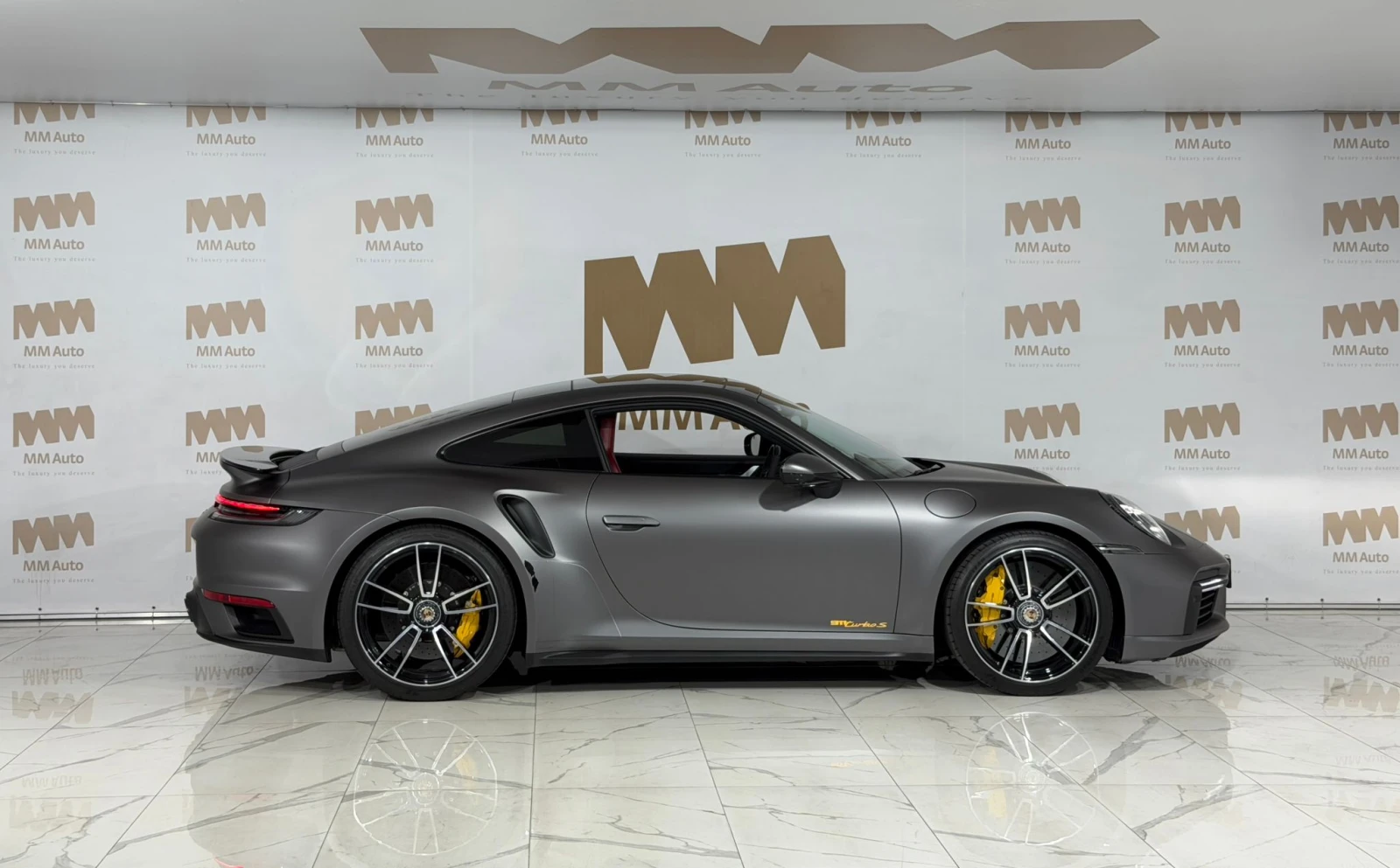 Porsche 911 Turbo S* Burmester* Lift* Ventilation* Carbon* Chr, снимка 2 - Автомобили и джипове - 54978820