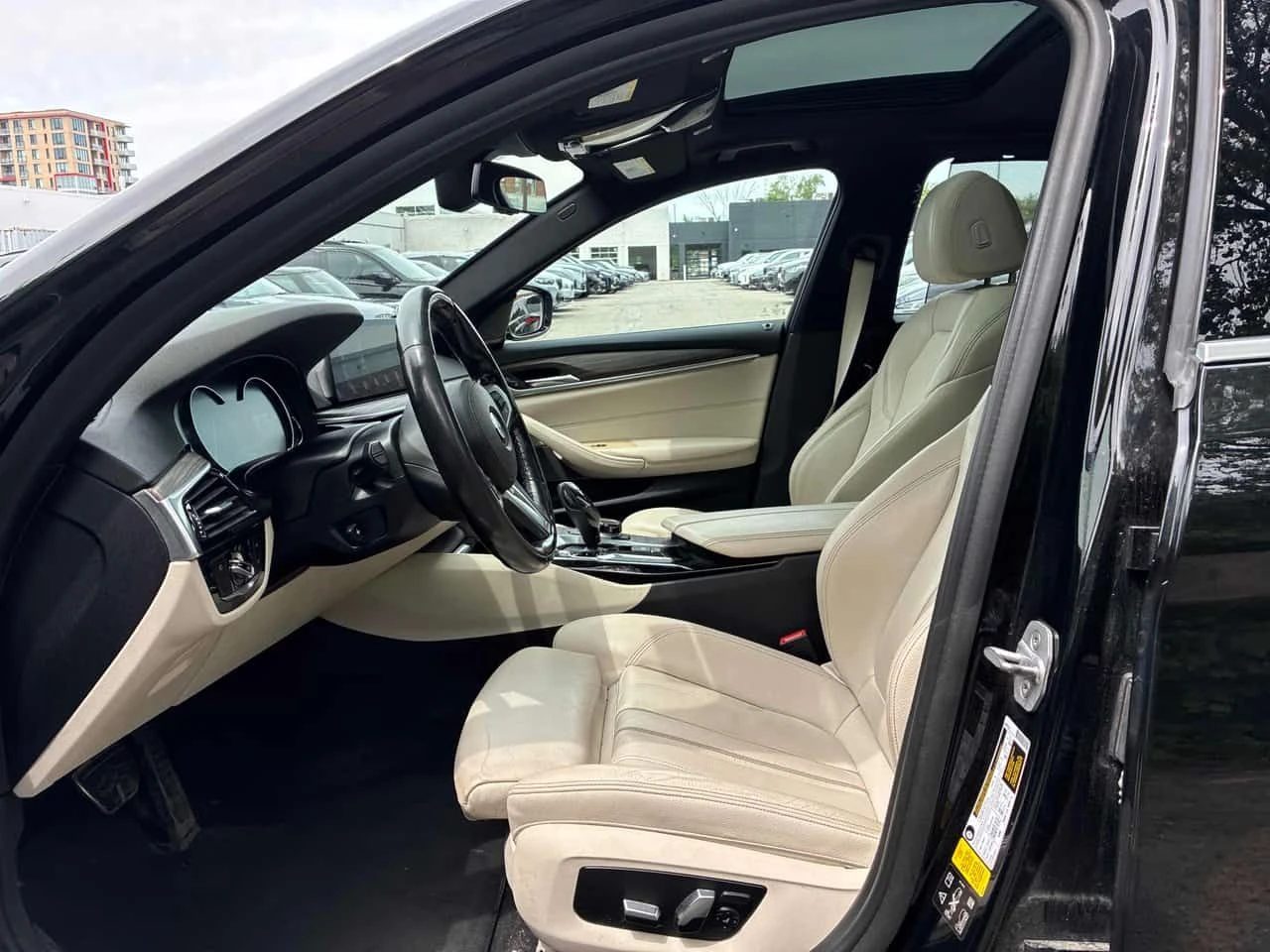 BMW 530 М ПАКЕТ/530i xDrive/КЛИП/ОТ ПРЕДСТАВИТЕЛСТВО, снимка 12 - Автомобили и джипове - 55073540