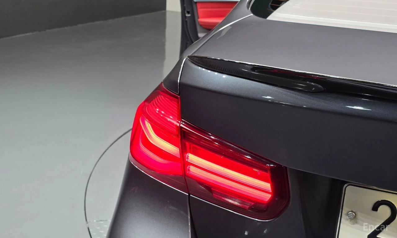 BMW 330 * ФИКСИРАНА ЦЕНА ДО БЪЛГАРИЯ * АВТОКРЕДИТ, снимка 9 - Автомобили и джипове - 55452408