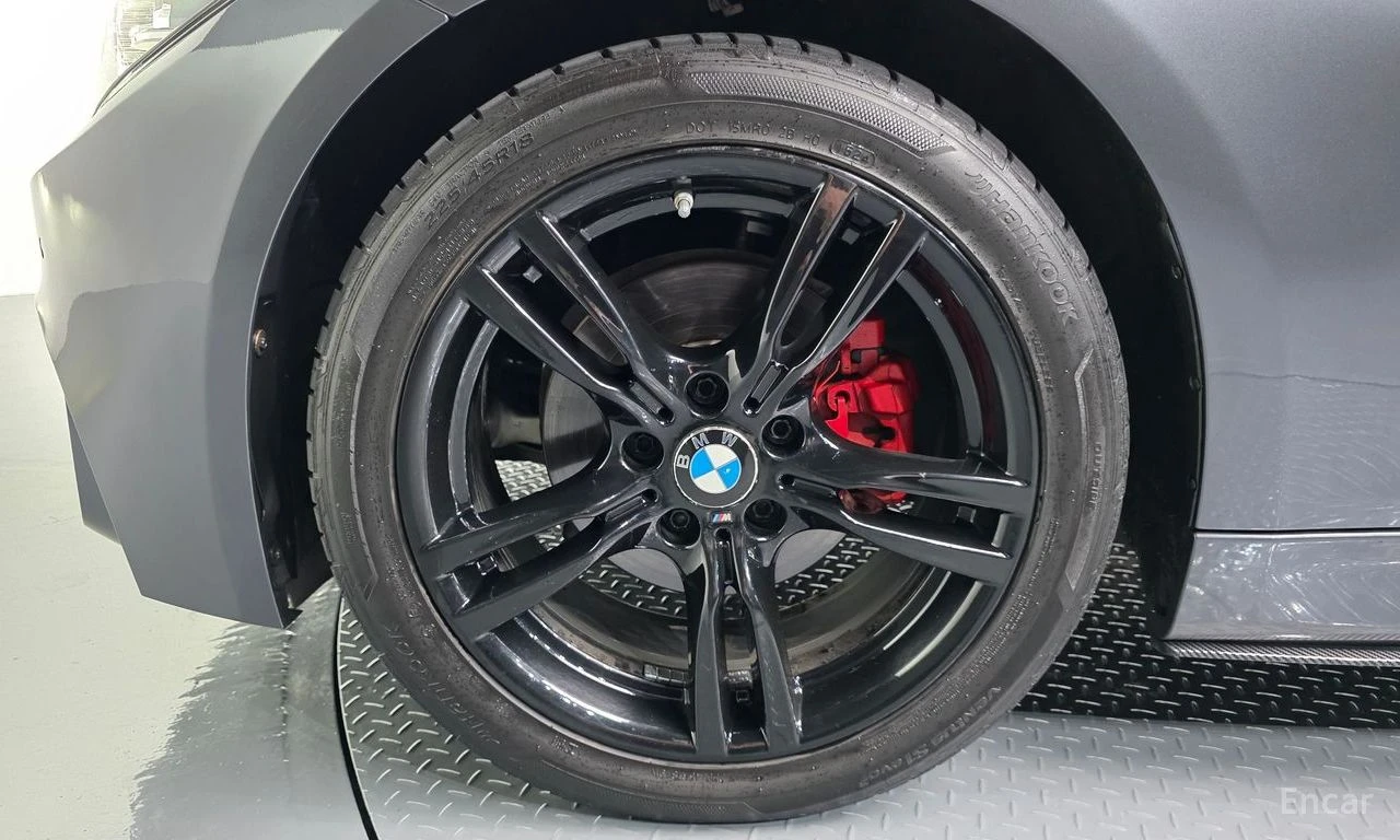 BMW 330 * ФИКСИРАНА ЦЕНА ДО БЪЛГАРИЯ * АВТОКРЕДИТ, снимка 6 - Автомобили и джипове - 55452408
