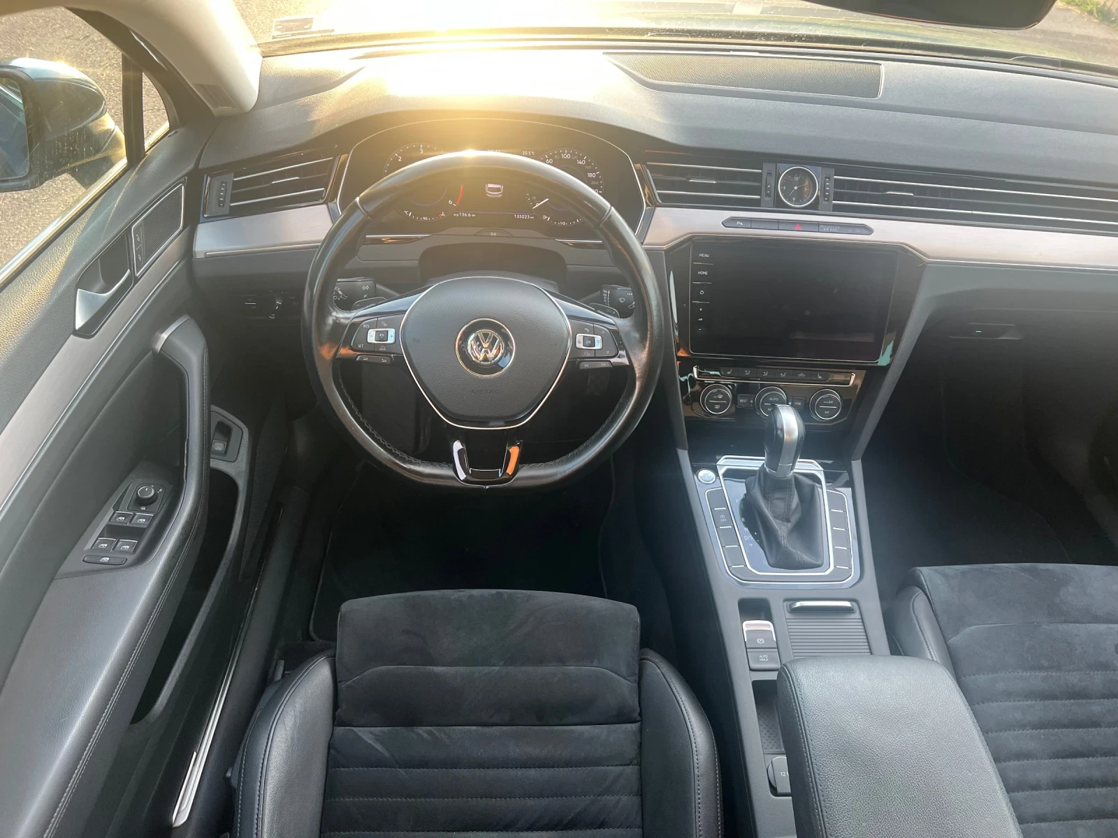VW Passat 2.0TDI BG, Платено//Обслужен , снимка 11 - Автомобили и джипове - 56393276